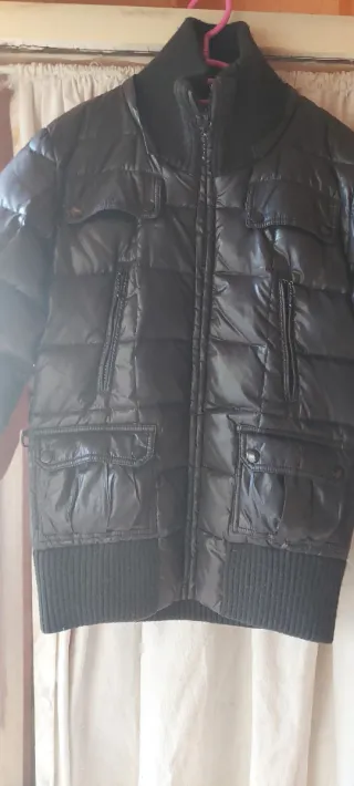 Chaqueta acolchada negra mujer