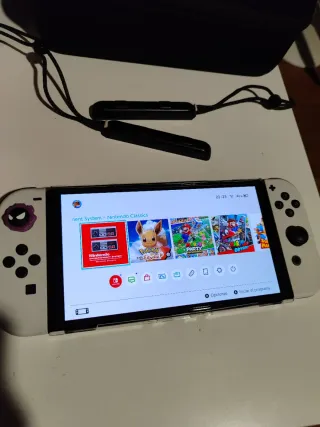 Pacchetto Nintendo Switch OLED Bianca