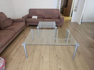 Juego de 2 mesas de centro de cristal.