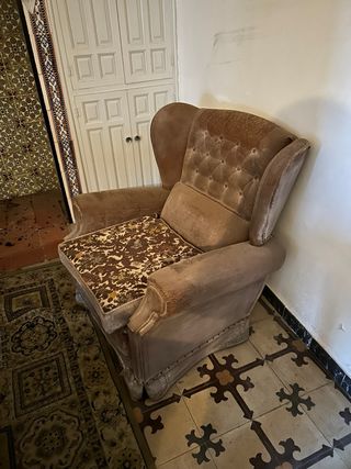 Sillón orejero a restaurar. Dos unidades.