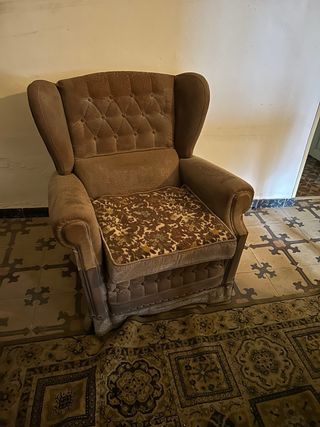 Sillón orejero a restaurar. Dos unidades.