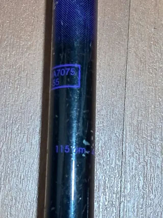 Esquís Atomic C9 1,60 m. con bastones 1, 15m.