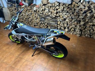 Husqvarna 701 Supermoto 500cc