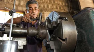 SE BUSCA UN TORNERO PARA HACER UN TRABAJO