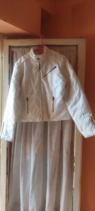 Chaqueta de mujer blanca