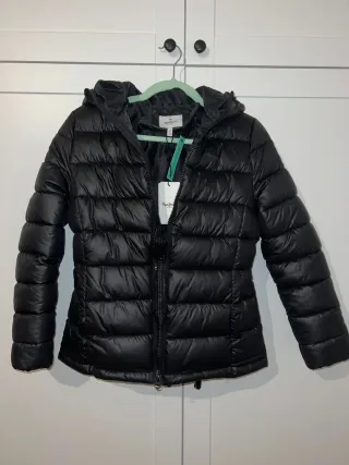 Plumífero negro niña 13-14 años. Marca Pepe Jeans
