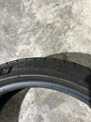 225/40/18 Michelin PS4