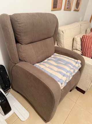 Sillón marrón tela