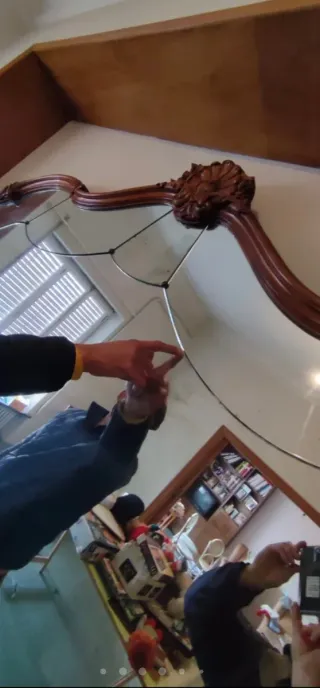 Espejo gigante marco madera tallado elegante