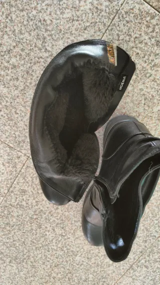 Stivaletti neri donna usati