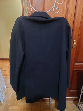 Abrigo negro Pull&Bear