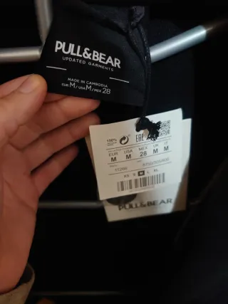 Abrigo negro Pull&Bear