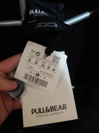 Abrigo negro Pull&Bear
