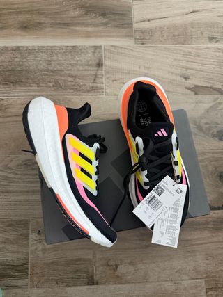 Scarpe Adidas Ultraboost Light W Nuove