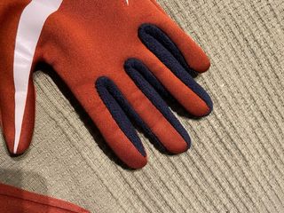 Guantes Nike x Patta Rojos y Azules