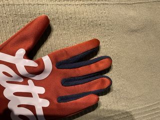 Guantes Nike x Patta Rojos y Azules