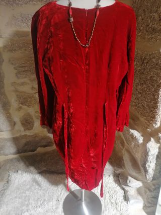 Vestido de terciopelo rojo
