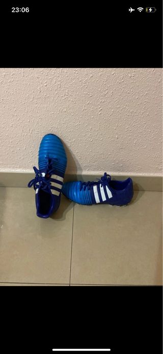 Botas de fútbol Adidas casi nuevas