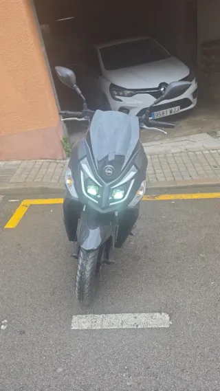 Moto SYM Scooter Automática
