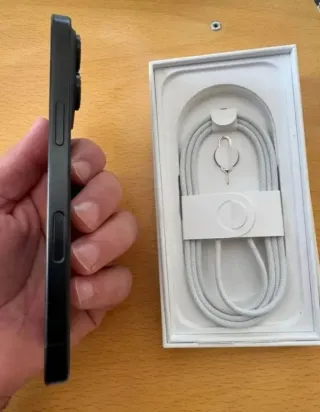 iPhone 16 Pro Max - Batería 100% - Mayo 2025