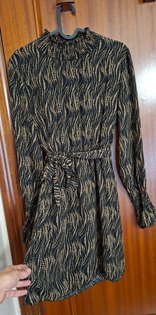 Vestido corto negro y beige estampado