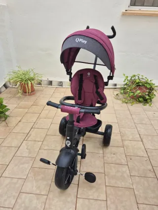 Triciclo infantil con capota y manillar