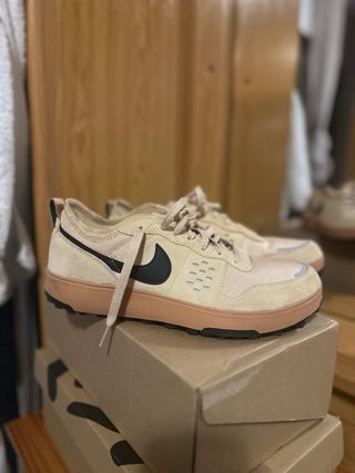 Tenis Nike Beige y Negro originales
