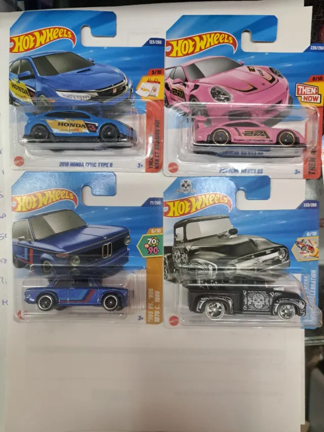 Hot Wheels 4 autos: Honda, Porsche, BMW, Ford