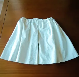 Traje tradicional infantil estampado