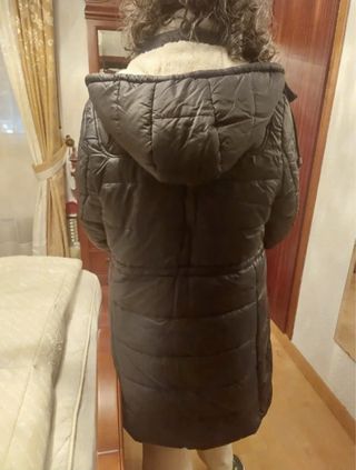 Abrigo largo negro con borreguito