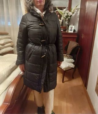 Abrigo largo negro con borreguito