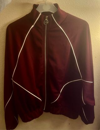 Chaqueta deportiva Bershka Roja Talla S