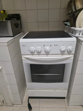 Cocina blanca vitrocerámica Edesa