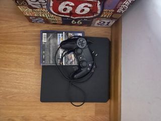 PS4 Slim Preto com Comando e Jogo