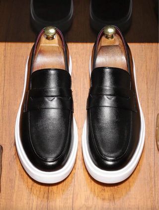 Zapatos negros de vestir