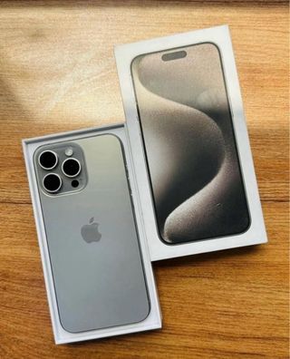 iPhone 15 Pro Max Gris espacial