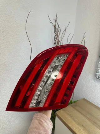 Piloto trasero Mercedes-Benz W204