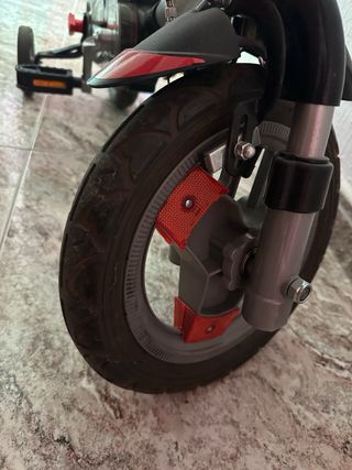 Bicicleta infantil roja