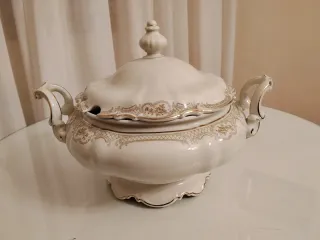 Sopera porcelana Hutschenreuther Bavaria dorada