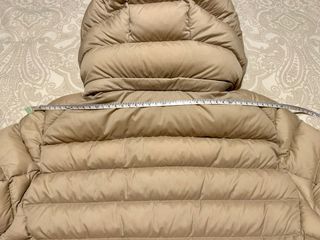 Plumífero Uniqlo beige mujer