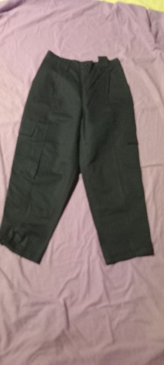 Pantalón cargo negro
