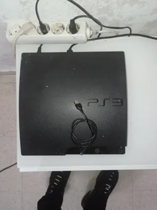 Vendo ps3 tengo su caja y papeles