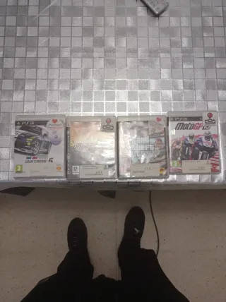 Vendo ps3 tengo su caja y papeles