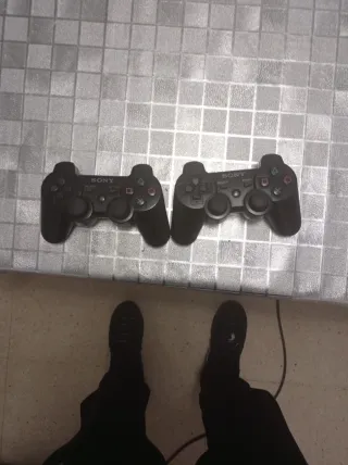 Vendo ps3 tengo su caja y papeles