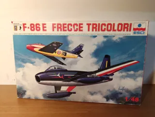 Modellino ESCI F-86E Frecce Tricolori 1:48