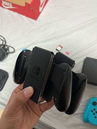 Nintendo Switch Azul/Rojo + Accesorios