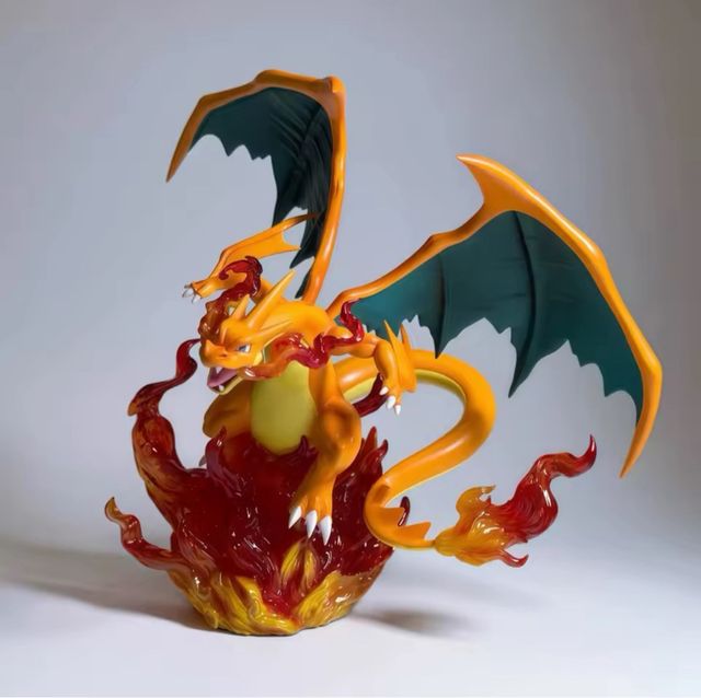 Figura Charizard Pokémon 20cm