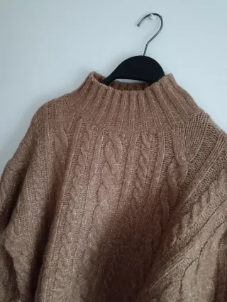 Jersey Mango trenzado cuello alto