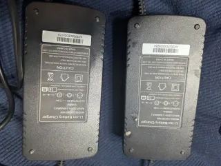 2 Cargadores Li-ion LBC481006 58.8V 2A