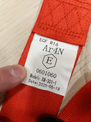 Cinturones seguridad Seat 124 rojos